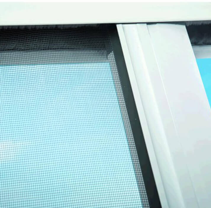 moustiquaire enroulable latérale sur-mesure